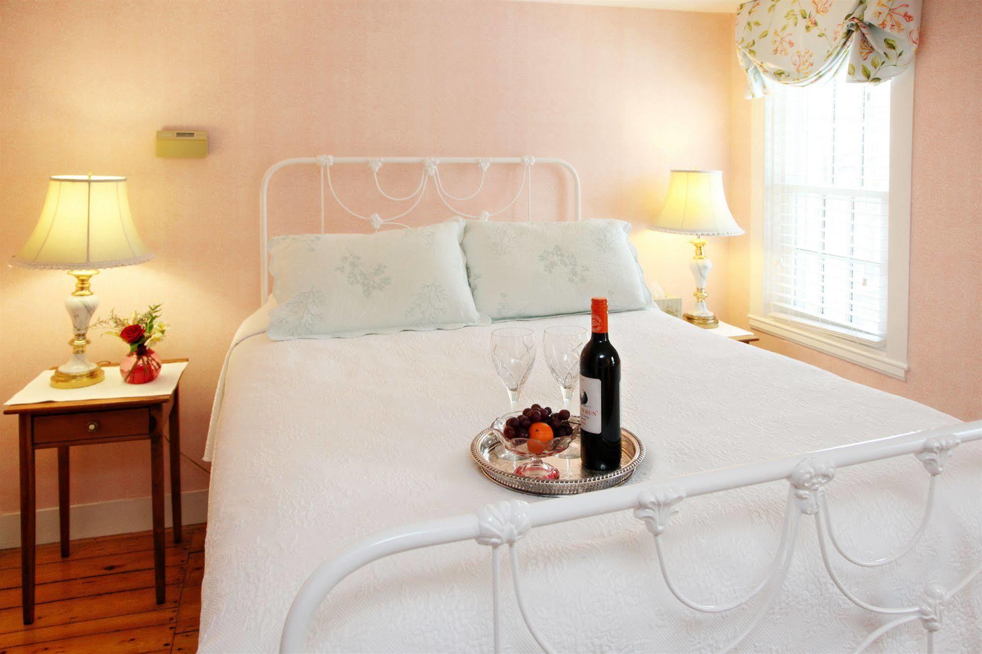 The Inn At Yarmouth Port (Adults Only) Esterno foto